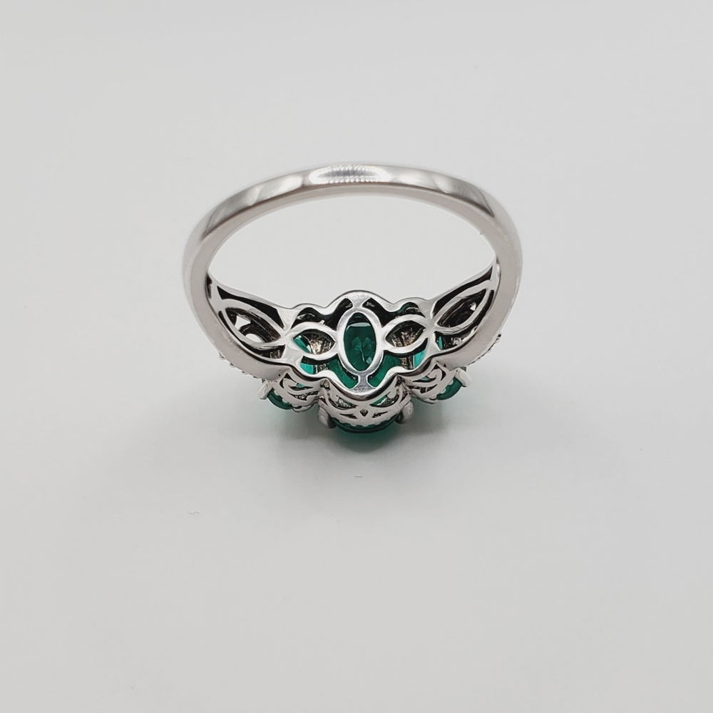 Emerald Green Quartz Ring - Picture 5 of 8